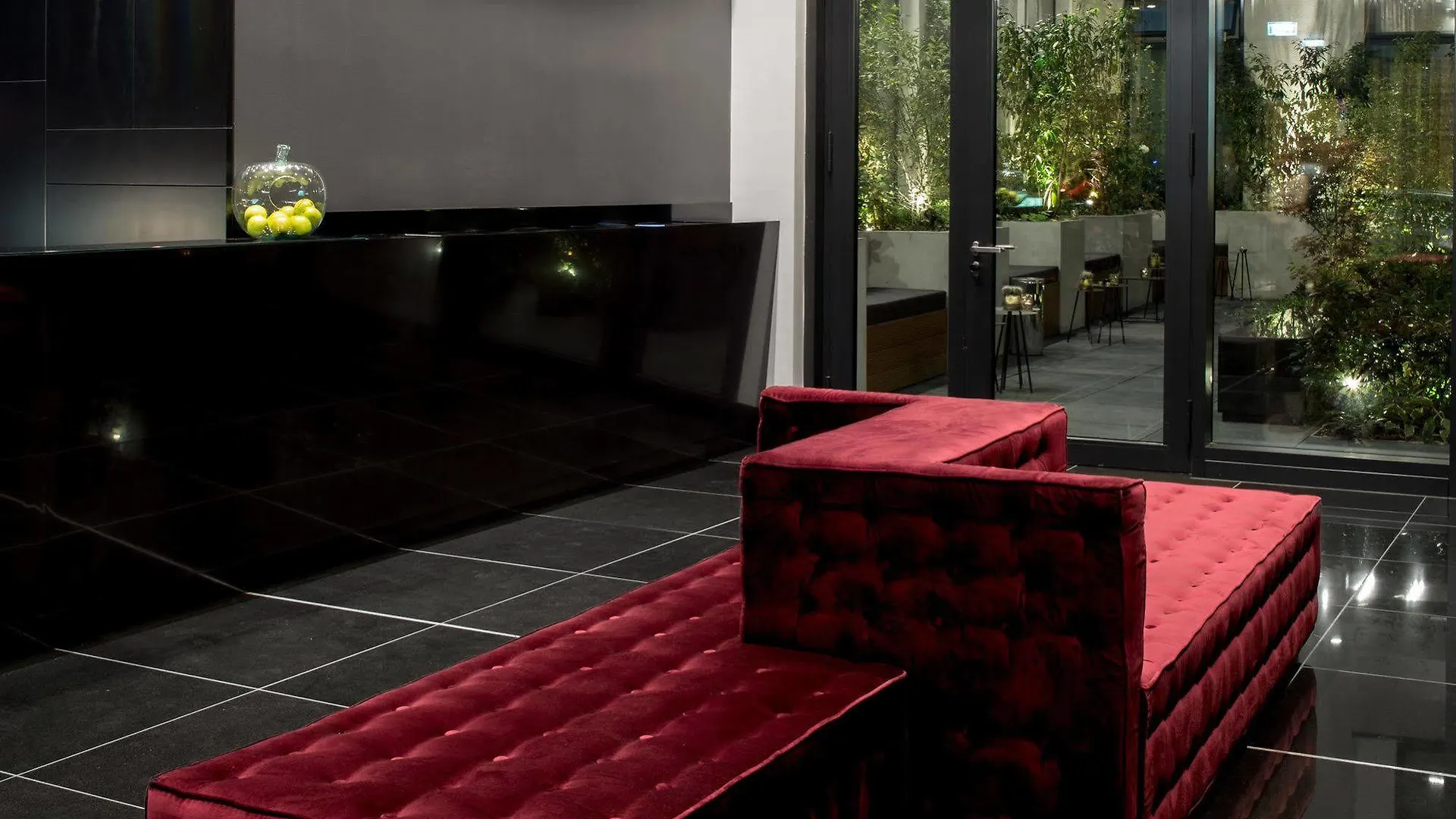 Hotel Amano Grand Central Berlin 3*,