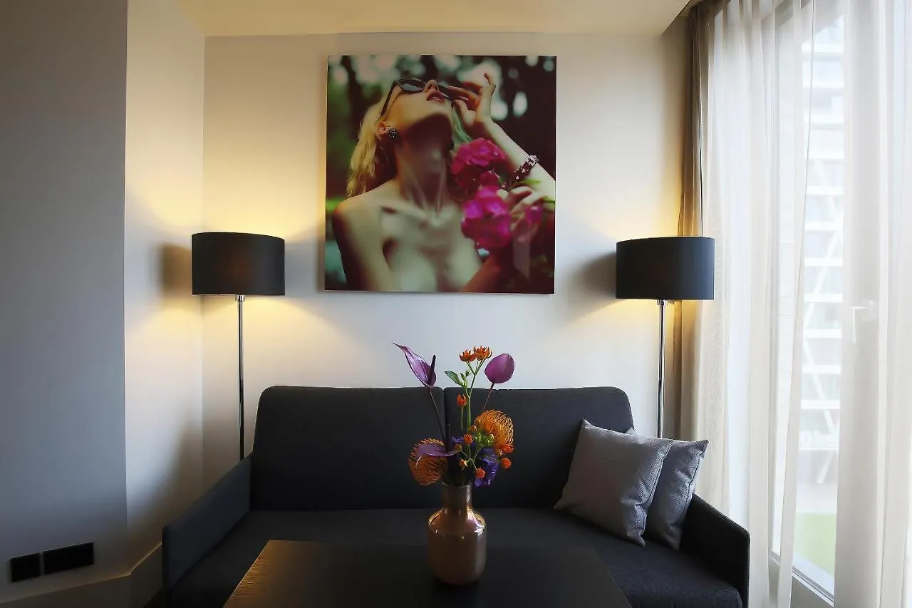 Hotel Amano Grand Central Berlin 3*,